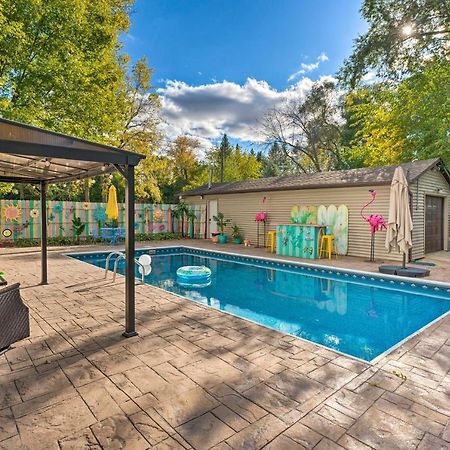 Rock River Retreat With Dock And Seasonal Pool! Edgerton Extérieur photo