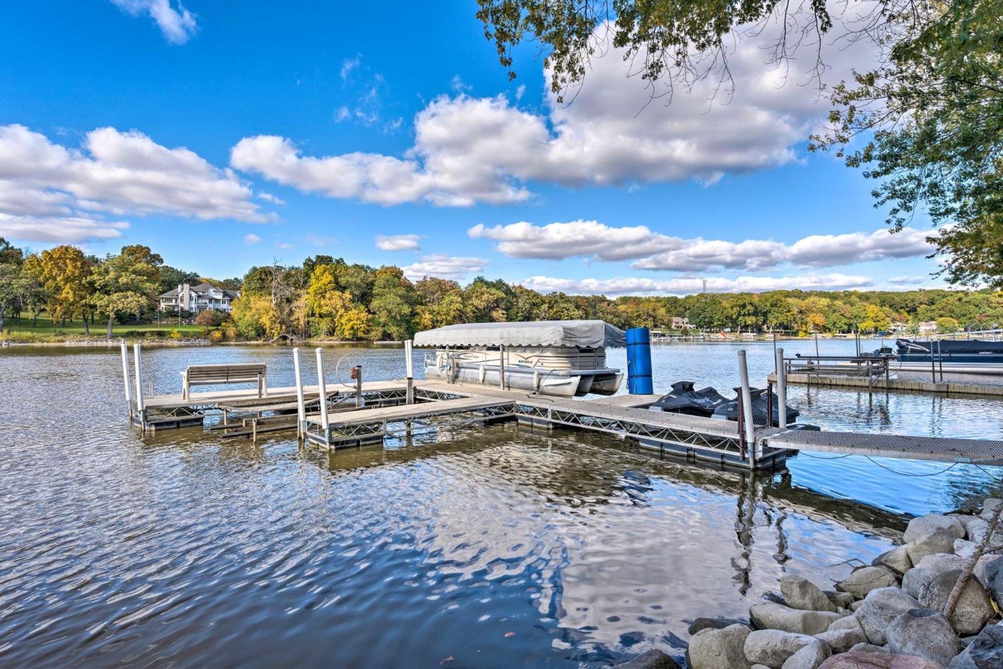 Rock River Retreat With Dock And Seasonal Pool! Edgerton Extérieur photo